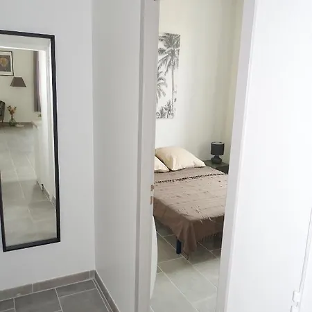 Maison Carree/coeur Historique De - Superbe Appt 55m² *