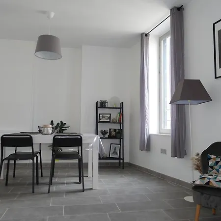 Maison Carree/coeur Historique De - Superbe Appt 55m² Apartament