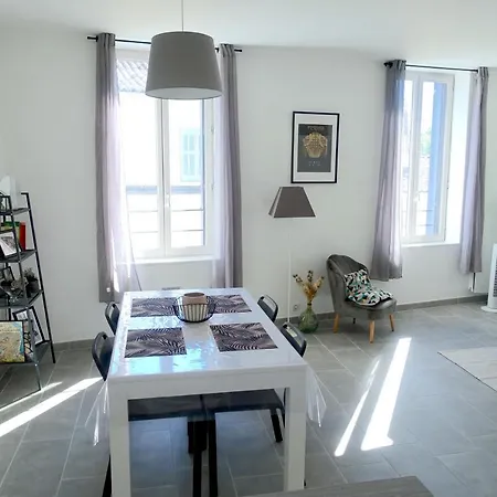 Apartament Maison Carree/coeur Historique De - Superbe Appt 55m² Nîmes