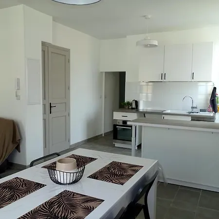 Maison Carree/coeur Historique De - Superbe Appt 55m² * Nîmes