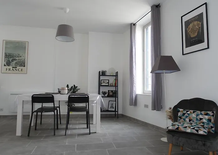 Maison Carree/coeur Historique De - Superbe Appt 55m² Διαμέρισμα